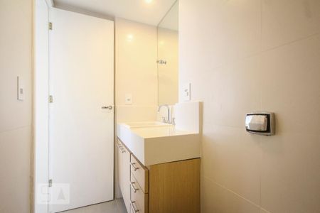 Apartamento para alugar com 197m², 2 quartos e 3 vagas Apartamento para alugar com 197m², 2 quartos e 3 vagasBanheiro da Suíte