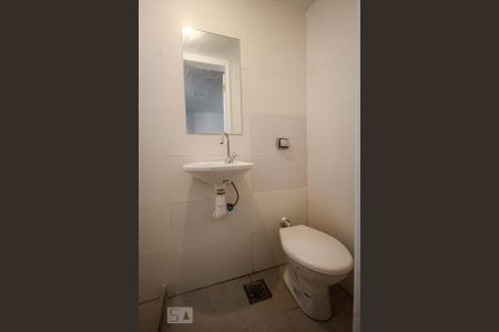 Apartamento para alugar com 197m², 2 quartos e 3 vagas Apartamento para alugar com 197m², 2 quartos e 3 vagasBanheiro de Serviço