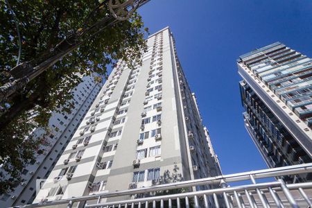 Apartamento para alugar com 197m², 2 quartos e 3 vagas Apartamento para alugar com 197m², 2 quartos e 3 vagasFachada