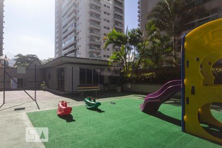 Apartamento para alugar com 197m², 2 quartos e 3 vagas Apartamento para alugar com 197m², 2 quartos e 3 vagasPlayground