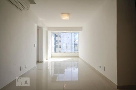 Sala de apartamento para alugar com 2 quartos, 197m² em Barra da Tijuca, Rio de Janeiro
