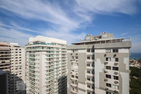 Apartamento para alugar com 197m², 2 quartos e 3 vagas Apartamento para alugar com 197m², 2 quartos e 3 vagasVista