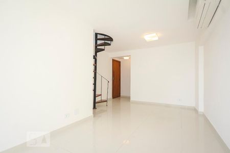 Apartamento para alugar com 197m², 2 quartos e 3 vagas Apartamento para alugar com 197m², 2 quartos e 3 vagasSala