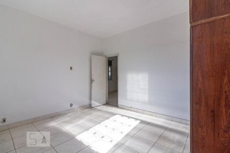 Quarto 2 de casa para alugar com 2 quartos, 70m² em Jardim Sulacap, Rio de Janeiro