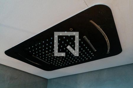 Apartamento para alugar com 100m², 1 quarto e 2 vagasBanheiro da Suíte Detalhe