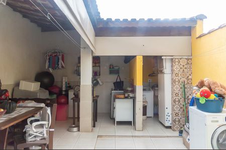 Casa à venda com 250m², 3 quartos e 2 vagasÁrea de Serviço