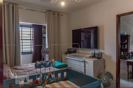 Casa à venda com 250m², 3 quartos e 2 vagasQuarto Suíte