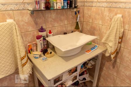 Casa à venda com 250m², 3 quartos e 2 vagasBanheiro