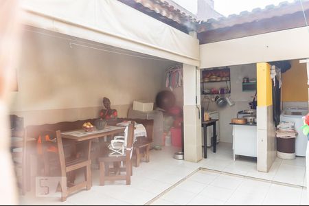 Casa à venda com 250m², 3 quartos e 2 vagasÁrea de Serviço