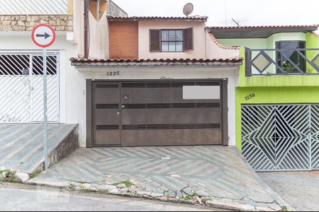 Casa à venda com 250m², 3 quartos e 2 vagasFachada
