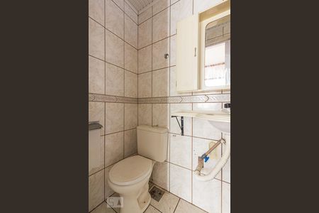 Banheiro de apartamento à venda com 1 quarto, 53m² em Jardim Leopoldina, Porto Alegre