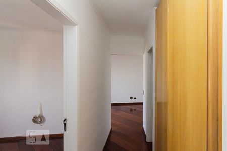 Corredor de apartamento para alugar com 3 quartos, 70m² em Vila Zelina, São Paulo