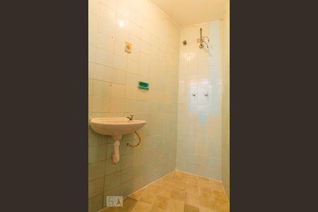 Banheiro de casa para alugar com 1 quarto, 50m² em Vila Guarani (z Sul), São Paulo