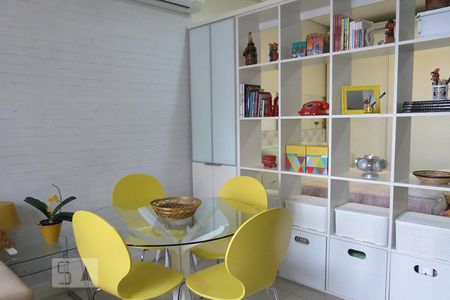 Sala de apartamento à venda com 1 quarto, 35m² em Centro Histórico, Porto Alegre
