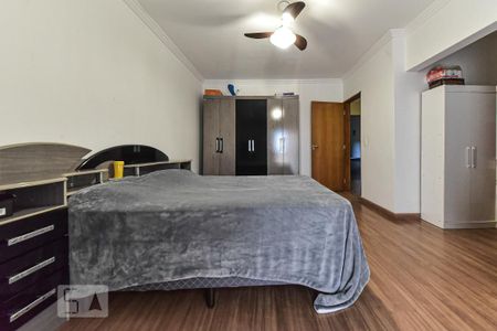 Casa à venda com 223m², 3 quartos e 3 vagasSuíte