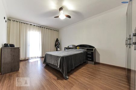 Casa à venda com 223m², 3 quartos e 3 vagasSuíte