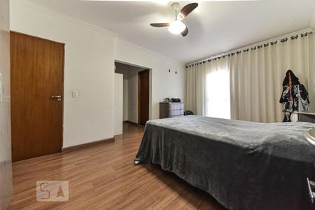 Casa à venda com 223m², 3 quartos e 3 vagasSuíte