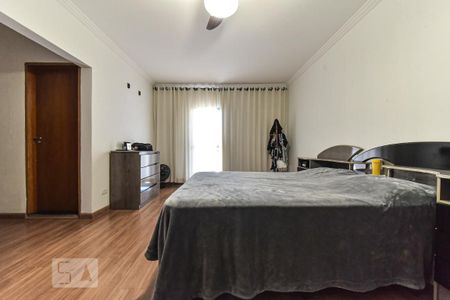 Casa à venda com 223m², 3 quartos e 3 vagasSuíte