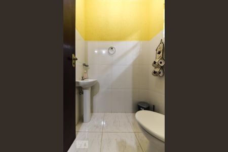 Casa à venda com 223m², 3 quartos e 3 vagasBanheiro de Serviço