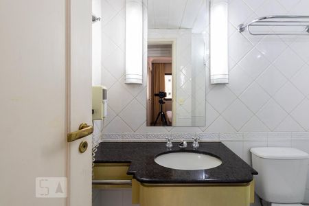Banheiro Suite de apartamento para alugar com 1 quarto, 30m² em Vila Olímpia, São Paulo