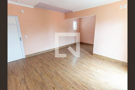 Suíte de casa à venda com 5 quartos, 223m² em Vila Invernada, São Paulo