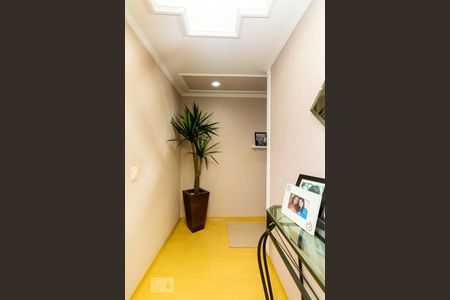 Casa à venda com 320m², 3 quartos e 8 vagasCorredor Interno