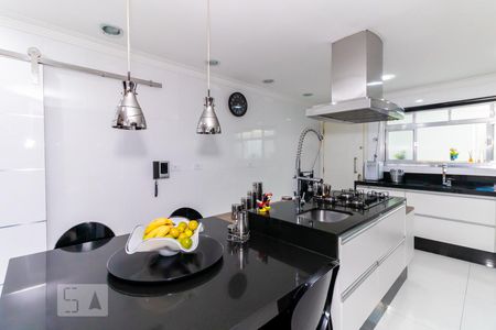 Casa à venda com 320m², 3 quartos e 8 vagasCozinha