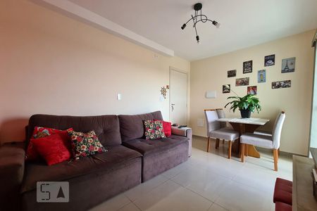 Sala de apartamento para alugar com 2 quartos, 45m² em Jardim Ipe, Sorocaba