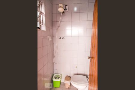 Casa à venda com 160m², 5 quartos e 3 vagasBanheiro 2