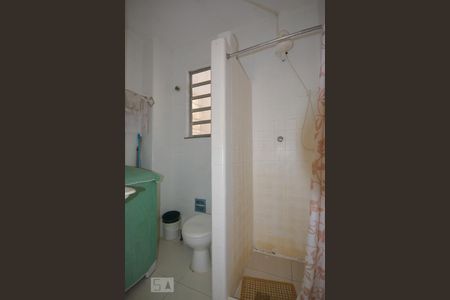 Banheiro Social de kitnet/studio para alugar com 1 quarto, 38m² em Centro, Rio de Janeiro