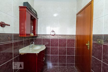 Casa para alugar com 175m², 3 quartos e 2 vagasBanheiro social