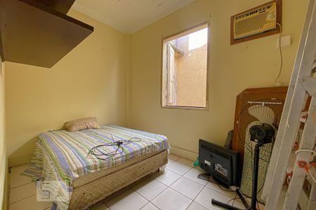 Quarto 1 de casa à venda com 2 quartos, 300m² em Vila Kosmos , Rio de Janeiro