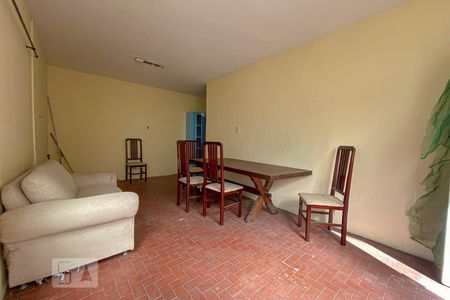 Casa à venda com 300m², 2 quartos e 1 vagaCopa