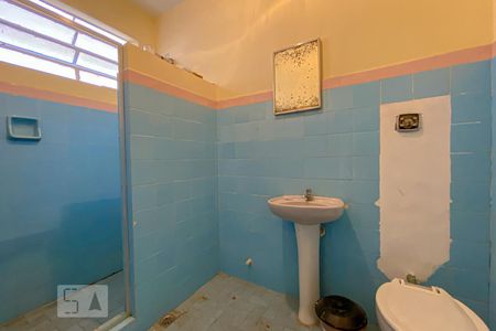 Casa à venda com 300m², 2 quartos e 1 vagaBanheiro