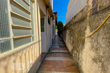 Casa à venda com 300m², 2 quartos e 1 vagaAcesso ao imóvel