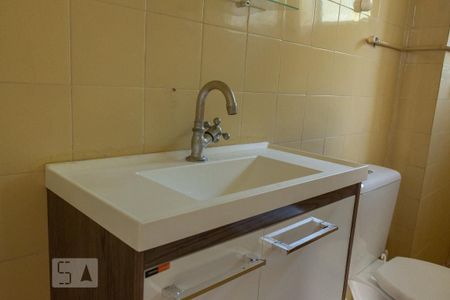 Apartamento para alugar com 59m², 2 quartos e 1 vagaDetalhe do banheiro
