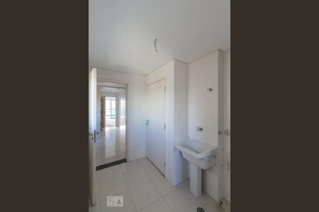 Apartamento à venda com 190m², 4 quartos e 4 vagas Apartamento à venda com 190m², 4 quartos e 4 vagasLavanderia
