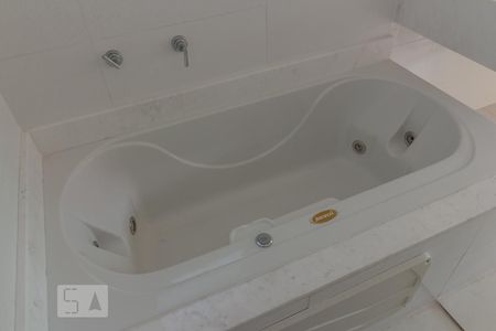 Apartamento à venda com 190m², 4 quartos e 4 vagas Apartamento à venda com 190m², 4 quartos e 4 vagasBanheiro da Suíte 2