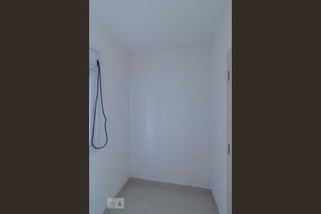 Apartamento à venda com 190m², 4 quartos e 4 vagas Apartamento à venda com 190m², 4 quartos e 4 vagasQuarto de Serviço