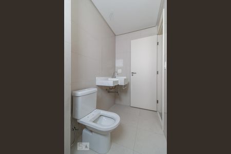 Apartamento à venda com 190m², 4 quartos e 4 vagas Apartamento à venda com 190m², 4 quartos e 4 vagasBanheiro da Suíte 1