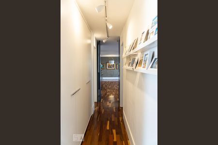 Corredor de apartamento para alugar com 3 quartos, 120m² em Santa Cecília, São Paulo
