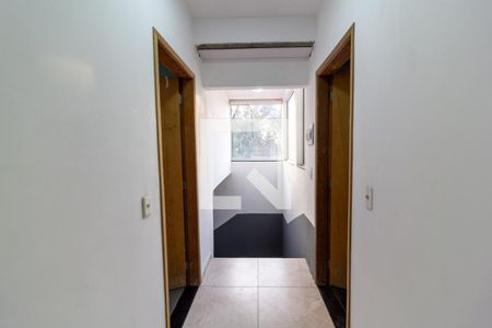 Hall de distribuição dos dormitórios de casa à venda com 2 quartos, 250m² em Vila São Paulo, São Paulo