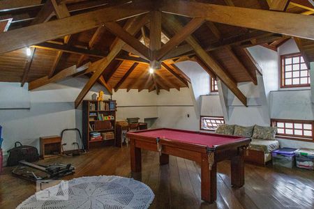 Casa para alugar com 600m², 4 quartos e 8 vagasSótão