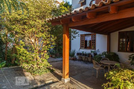 Casa para alugar com 600m², 4 quartos e 8 vagasÁrea Externa