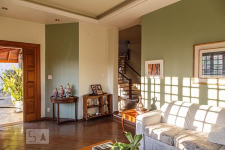 Casa para alugar com 600m², 4 quartos e 8 vagasSala