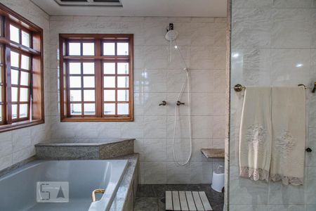 Casa para alugar com 600m², 4 quartos e 8 vagasBanheiro Suíte 1