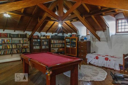 Casa para alugar com 600m², 4 quartos e 8 vagasSótão