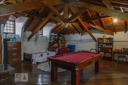 Casa para alugar com 600m², 4 quartos e 8 vagasSótão