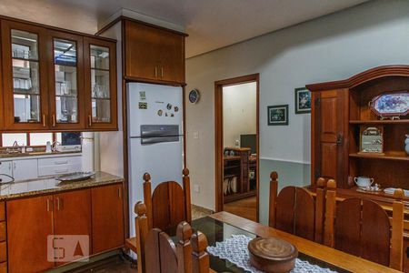 Casa para alugar com 600m², 4 quartos e 8 vagasCozinha