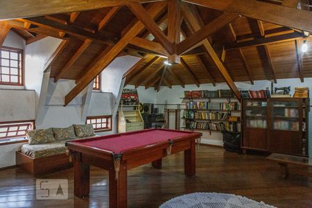 Casa para alugar com 600m², 4 quartos e 8 vagasSótão